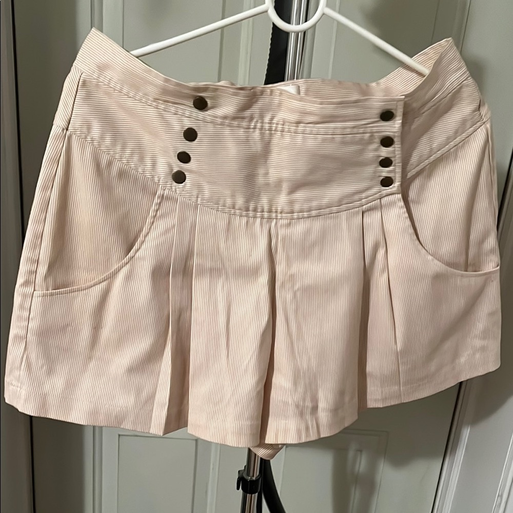 Stylish Pin-Striped Brown/Cream Pleated Shorts